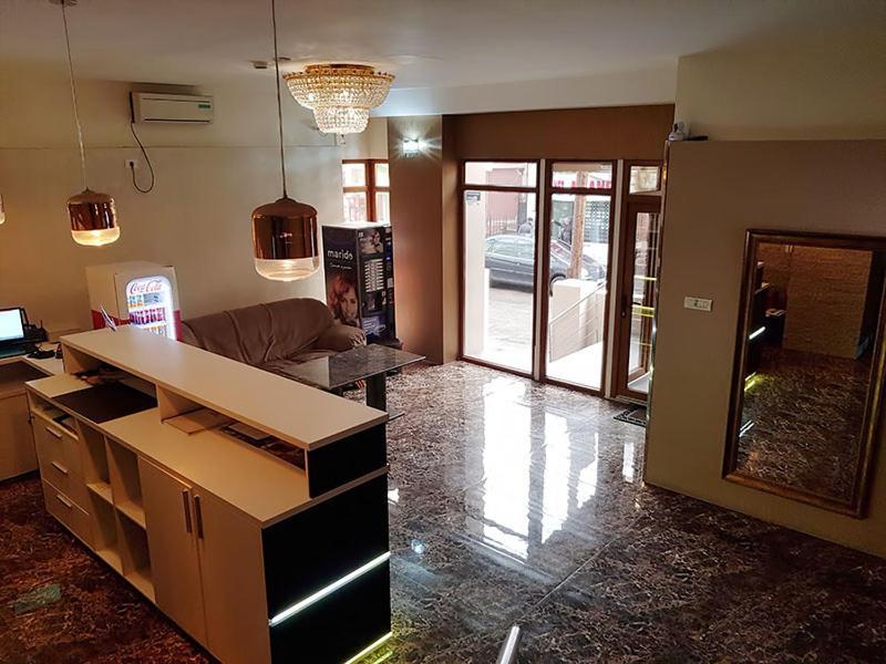 Hotel Uranus Bükreş Dış mekan fotoğraf