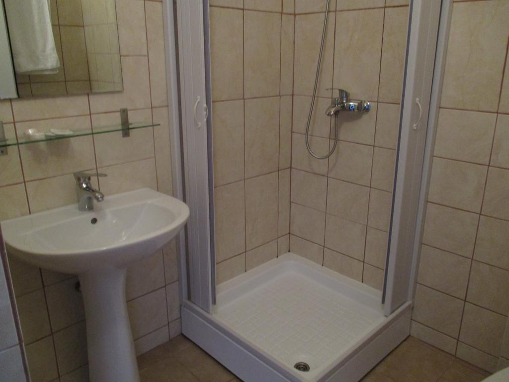 Hotel Uranus Bükreş Dış mekan fotoğraf