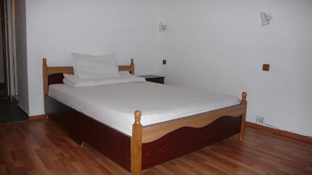 Hotel Uranus Bükreş Dış mekan fotoğraf